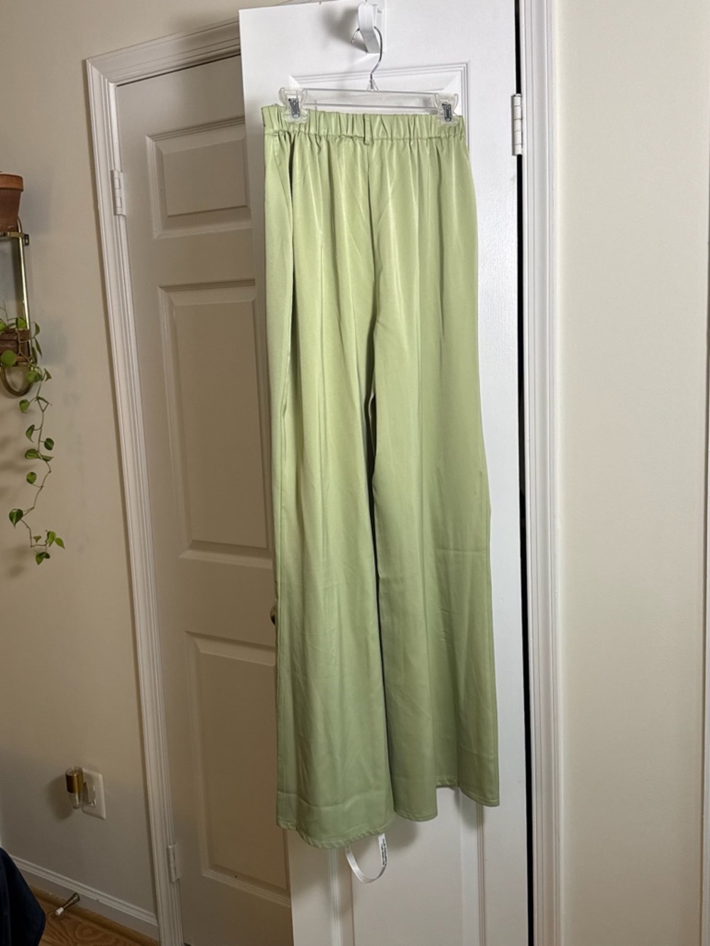 NWT Club L London Satin Wide Leg Trouser Sage Green High Rise Size US 8 - Picture 6 of 11
